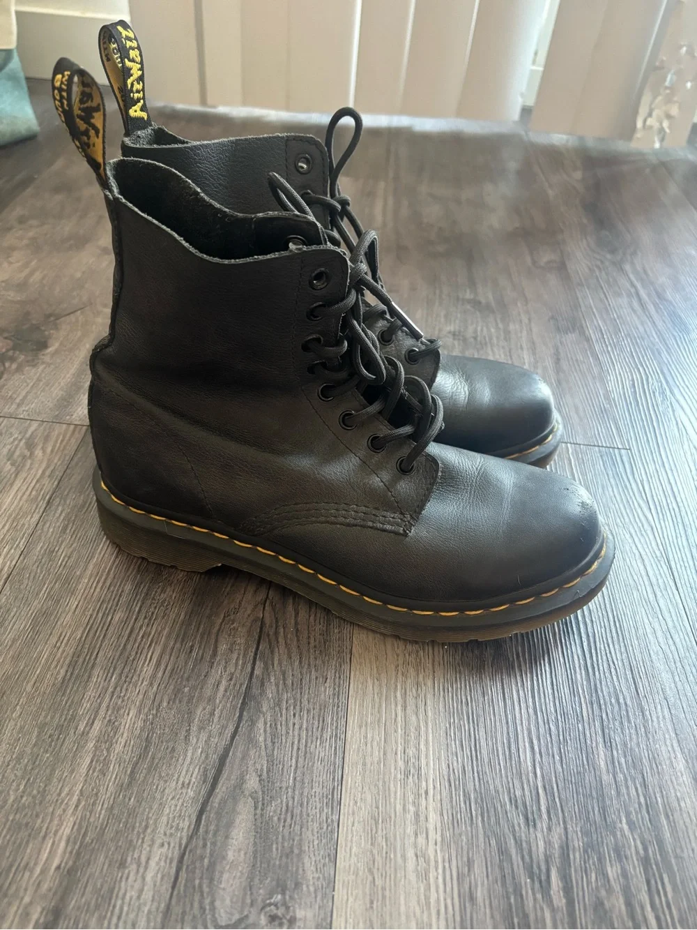 Doc Marten Pascal Boot - Picture 1 of 7